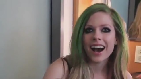 bscap0534 - Avril Lavigne backstage interview on Oprah - part2