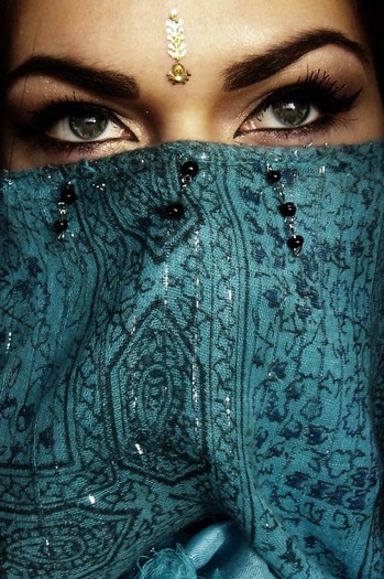 Arabian_eyes_2_by_Gayfruit