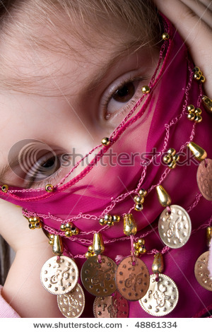 stock-photo-little-muslim-girl-with-veil-48861334 - Araboaice1