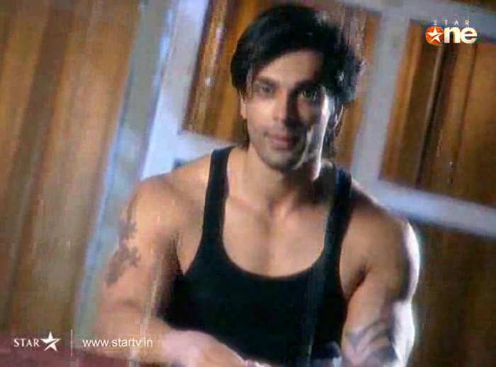 A5PND - DILL MILL GAYYE KaSh As ArSh Panchgani Rain Scene Caps I