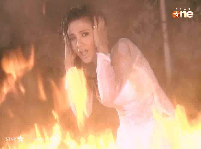 2LGRw - DILL MILL GAYYE KaSh As ArSh Panchgani Rain Scene Caps I