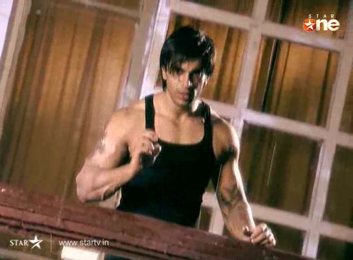 ea4wy - DILL MILL GAYYE KaSh As ArSh Panchgani Rain Scene Caps I