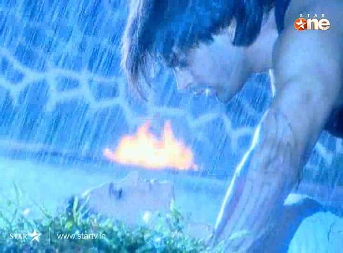 NFKt2 - DILL MILL GAYYE KaSh As ArSh Panchgani Rain Scene Caps I