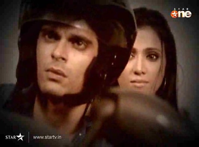 ReTxb - DILL MILL GAYYE KaSh As ArSh Panchgani Rain Scene Caps I