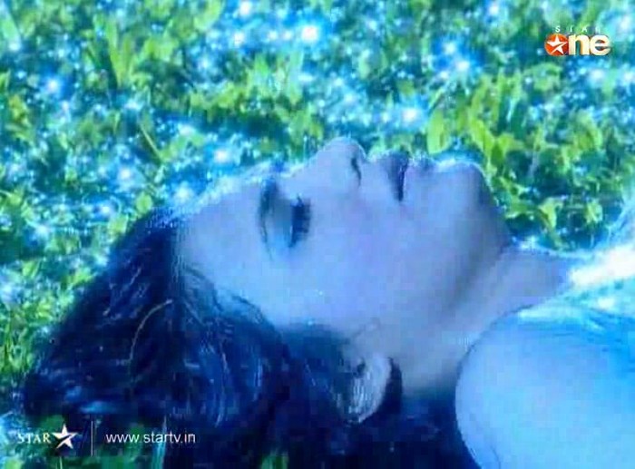croLE - DILL MILL GAYYE KaSh As ArSh Panchgani Rain Scene Caps I