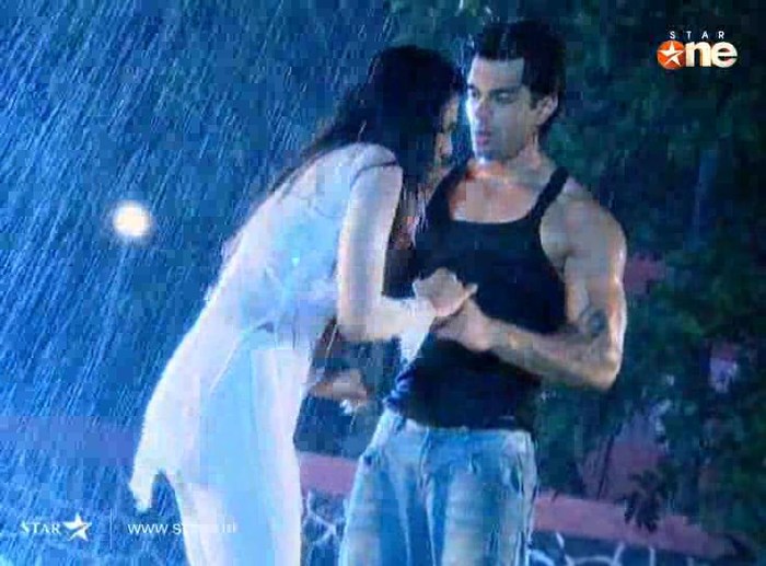 Y3Uxy - DILL MILL GAYYE KaSh As ArSh Panchgani Rain Scene Caps I