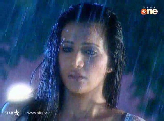 6gCDH - DILL MILL GAYYE KaSh As ArSh Panchgani Rain Scene Caps I