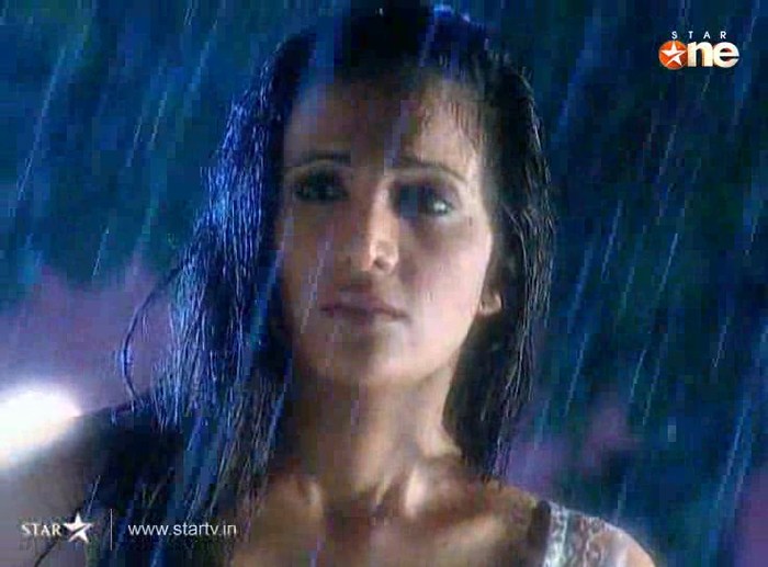 iVy9w - DILL MILL GAYYE KaSh As ArSh Panchgani Rain Scene Caps I