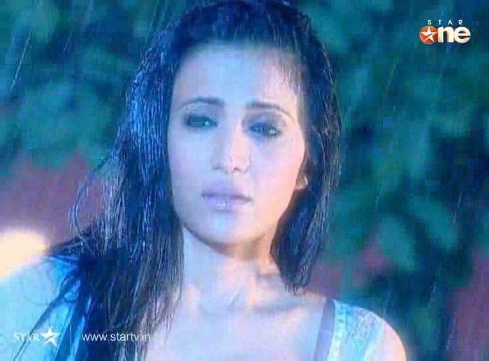 N7uj6 - DILL MILL GAYYE KaSh As ArSh Panchgani Rain Scene Caps I