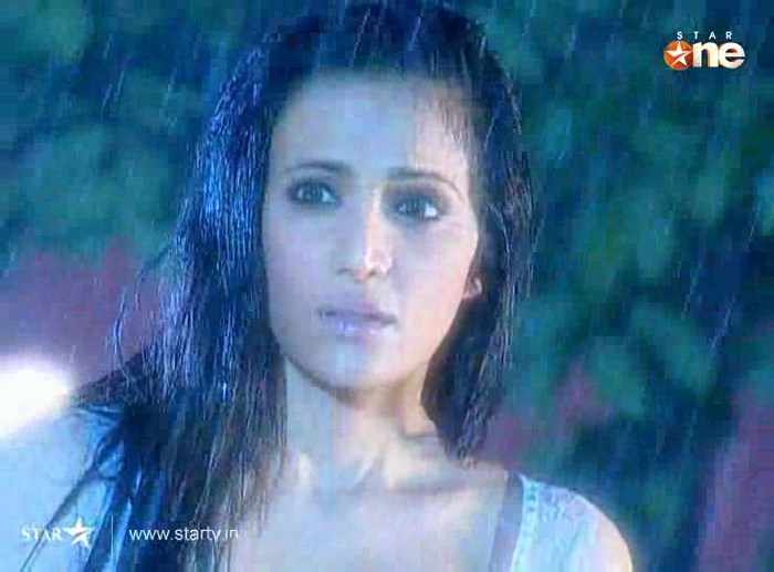 X5BTb - DILL MILL GAYYE KaSh As ArSh Panchgani Rain Scene Caps I