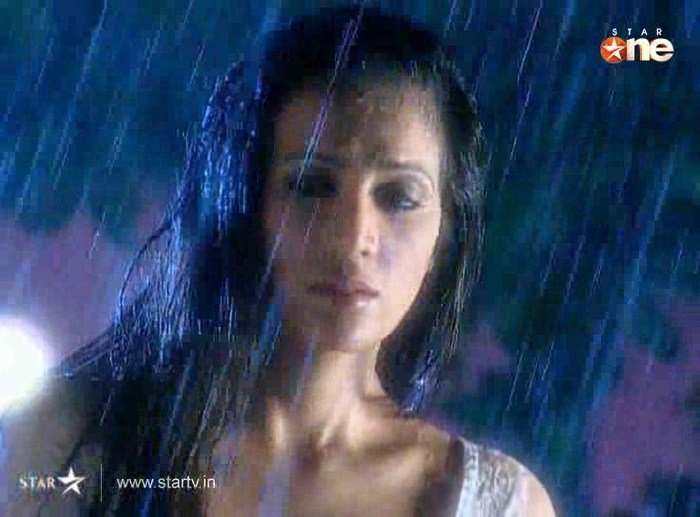 YxQ6P - DILL MILL GAYYE KaSh As ArSh Panchgani Rain Scene Caps I