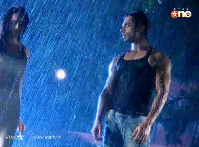 4zBJs - DILL MILL GAYYE KaSh As ArSh Panchgani Rain Scene Caps I