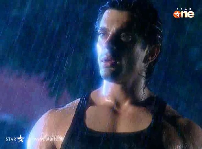 B7FG4 - DILL MILL GAYYE KaSh As ArSh Panchgani Rain Scene Caps I