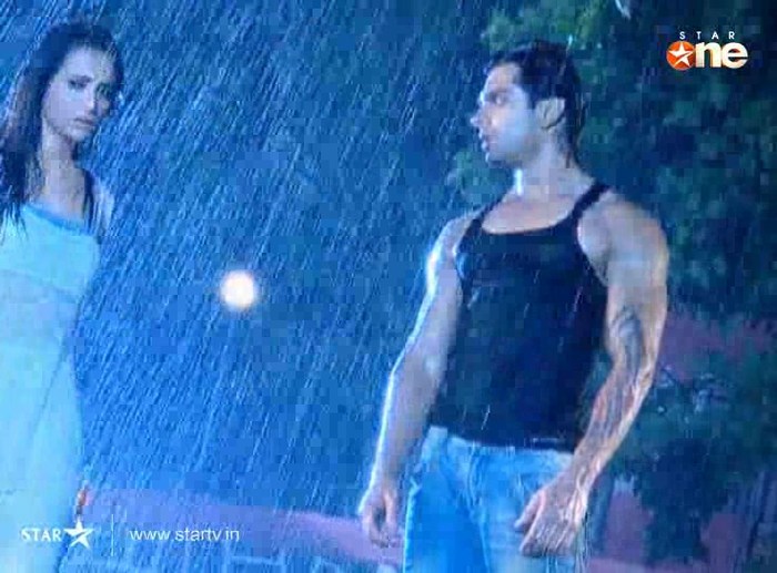 TfsAd - DILL MILL GAYYE KaSh As ArSh Panchgani Rain Scene Caps I