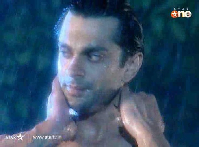 7A9FR - DILL MILL GAYYE KaSh As ArSh Panchgani Rain Scene Caps II