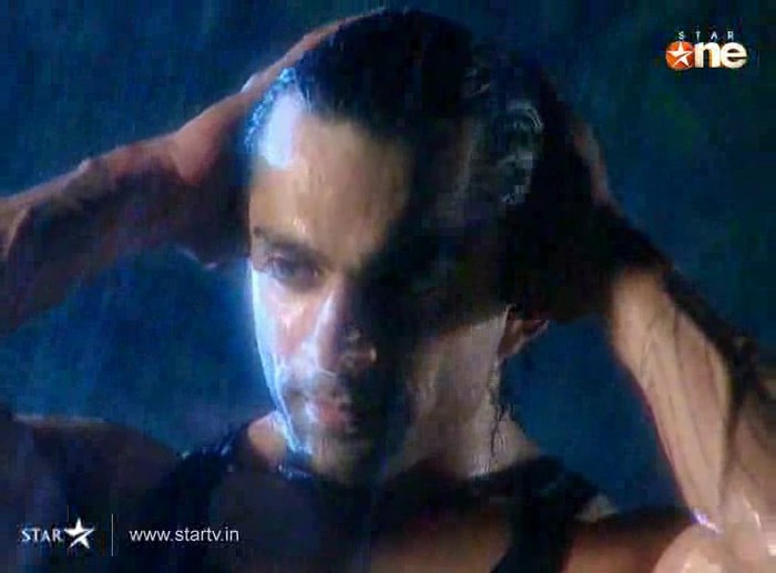 LU1tr - DILL MILL GAYYE KaSh As ArSh Panchgani Rain Scene Caps II