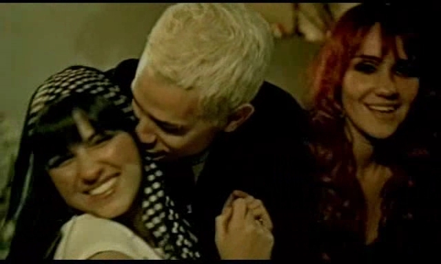 4792 - 000Besame sin miedo photos