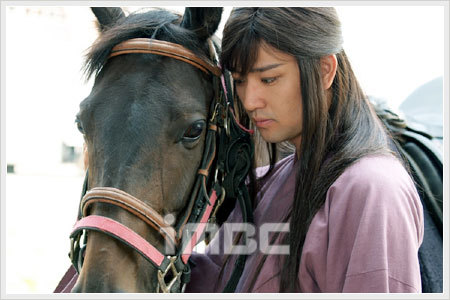 photo_321_1_1_no_56_4 - Printul Jumong - In spatele scenei