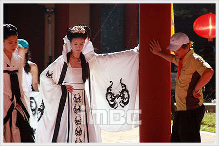 photo_321_1_1_no_67_1 - Printul Jumong - In spatele scenei