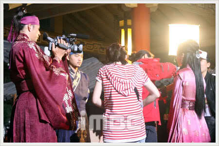 photo_321_1_1_no_91_2 - Printul Jumong - In spatele scenei