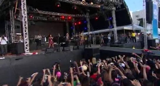 RBD_[Live_In_Brasilia]_2009_DVDRip_Xvid_Audio_Mp3_By_aL54545LaN-59 - Brasilia