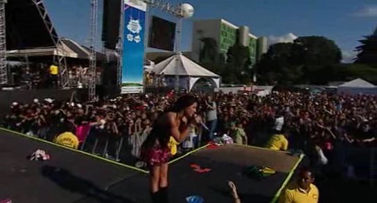 RBD_[Live_In_Brasilia]_2009_DVDRip_Xvid_Audio_Mp3_By_aLLa[[[N-97 - Brasilia