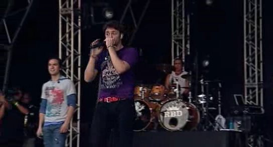 RBD_[Live_In_Brasilia]_2009_DVDRip_Xvid_Audio_Mp3_By_aLLaN-10 - Brasilia