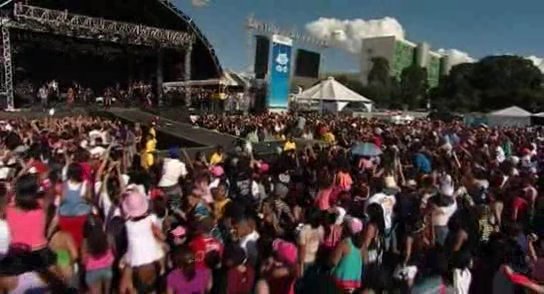 RBD_[Live_In_Brasilia]_2009_DVDRip_Xvid_Audio_Mp3_By_aLLaN-23 - Brasilia
