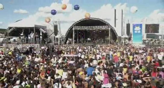 RBD_[Live_In_Brasilia]_2009_DVDRip_Xvid_Audio_Mp3_By_aLLaN-49 - Brasilia
