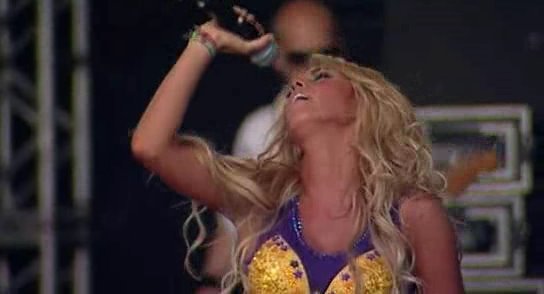 RBD_[Live_In_Brasilia]_2009_DVDRip_Xvid_Audio_Mp3_By_aLLaN-94 - Brasilia