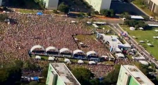 RBD_[Live_In_Brasilia]_2009_DVDRip_Xvid_Audio_Mp3_By_aLLaN-95 - Brasilia