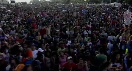 RBD_[Live_In_Brasilia]_2009_DVDRip_Xvid_Audio_Mp3_By_aLLaN-108 - Brasilia