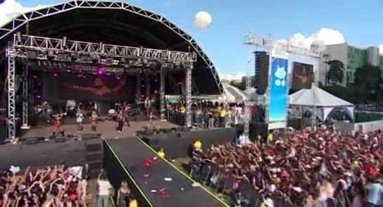 RBD_[Live_In_Brasilia]_2009_DVDRip_Xvid_Audio_Mp3_By_aLLaN-117 - Brasilia