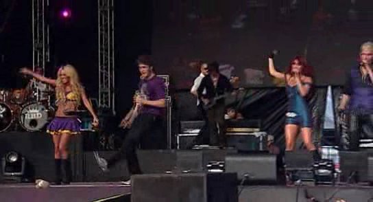 RBD_[Live_In_Brasilia]_2009_DVDRip_Xvid_Audio_Mp3_By_aLLaN-126 - Brasilia