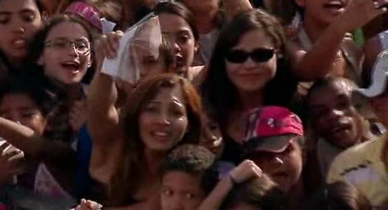 RBD_[Live_In_Brasilia]_2009_DVDRip_Xvid_Audio_Mp3_By_aLLaN-128 - Brasilia