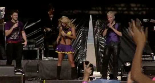 RBD_[Live_In_Brasilia]_2009_DVDRip_Xvid_Audio_Mp3_By_aLLappppN-114