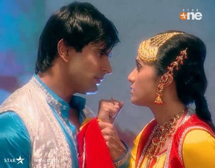 271484_128662990548423_100002141692772_218152_1458511_o - xxKaran Singh Grover si Shilpa Anandxx