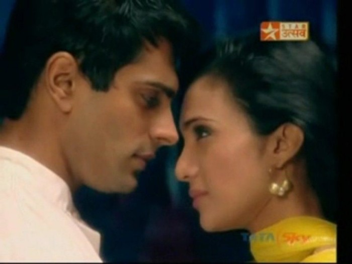 271631_130466577034731_100002141692772_227238_4928057_o - xxKaran Singh Grover si Shilpa Anandxx