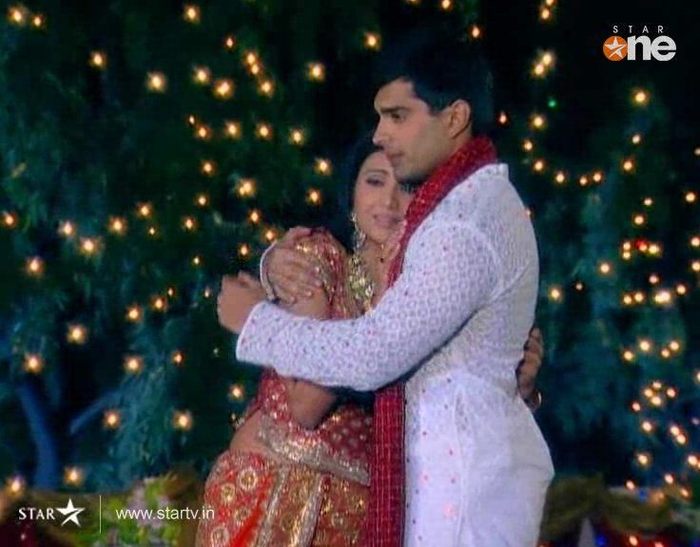 272708_128663340548388_100002141692772_218160_4496528_o - xxKaran Singh Grover si Shilpa Anandxx