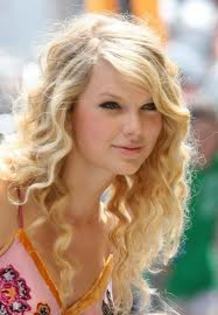 Taylor Swift - De ce vedeta va place