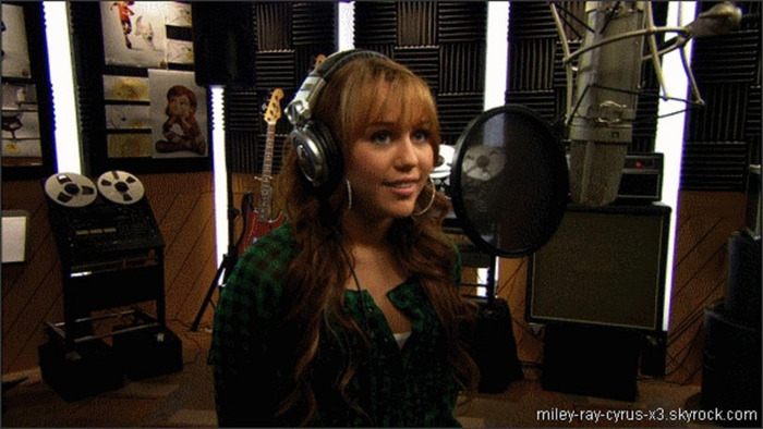 Miley Cyrus (11)