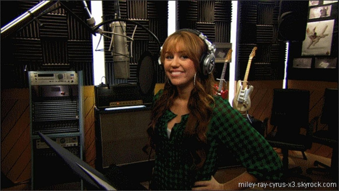 Miley Cyrus (12)
