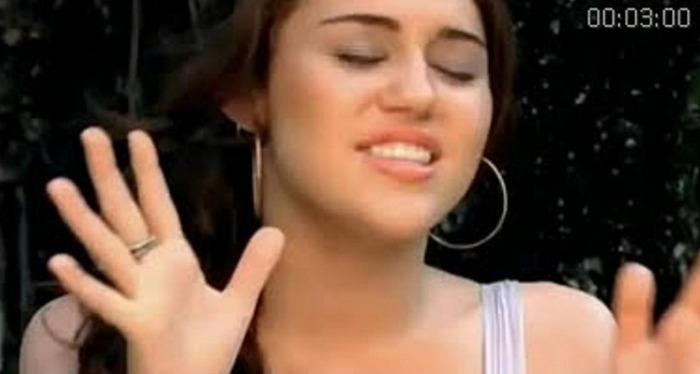 Miley Cyrus (17)