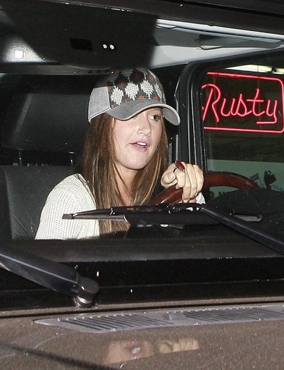 Ashley+Tisdale+Out+Lunch+Katsuya+1l779_dLo2hl