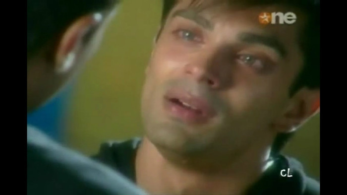 48 - DILL MILL GAYYE AMMY LOOKZ VERY SAD