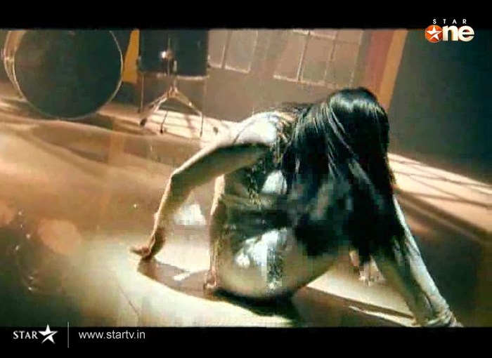 4 - DILL MILL GAYYE KaSh As ArSh Re-Creation Room Shilpa Dances Kapz