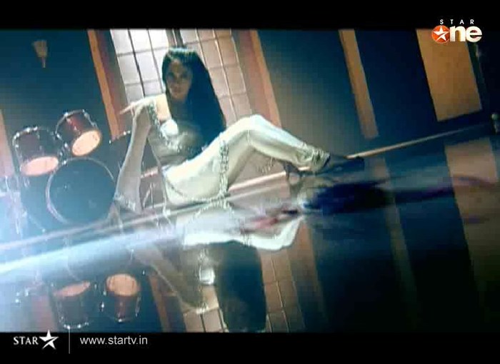7 - DILL MILL GAYYE KaSh As ArSh Re-Creation Room Shilpa Dances Kapz