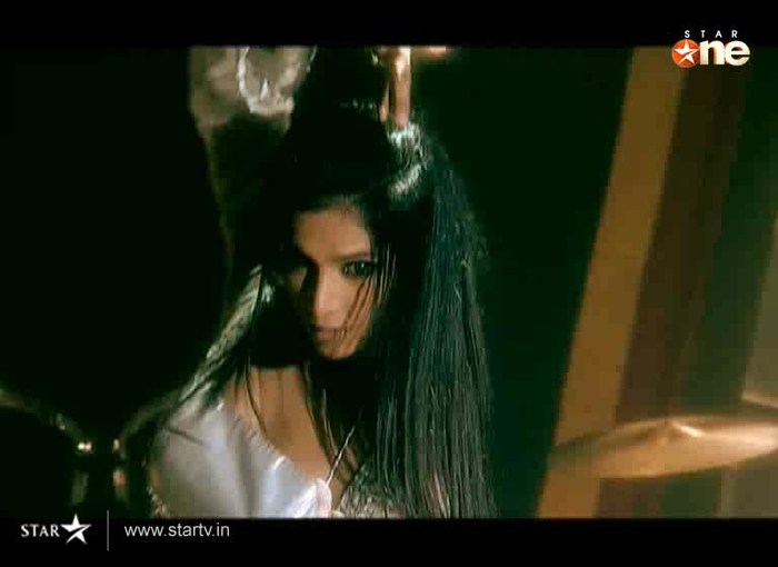 52 - DILL MILL GAYYE KaSh As ArSh Re-Creation Room Shilpa Dances Kapz