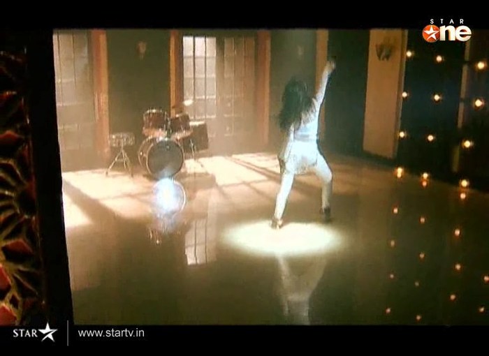 97 - DILL MILL GAYYE KaSh As ArSh Re-Creation Room Shilpa Dances Kapz