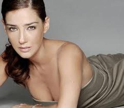 images (25) - Paola Krum
